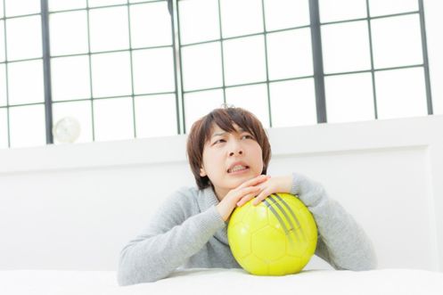 人の悪い面ばかり見る女性