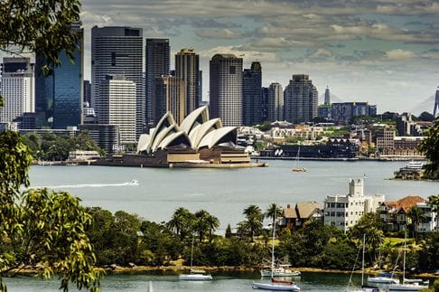 シドニーでは外せない観光スポットで2007年に世界遺産として登録されたオペラハウス